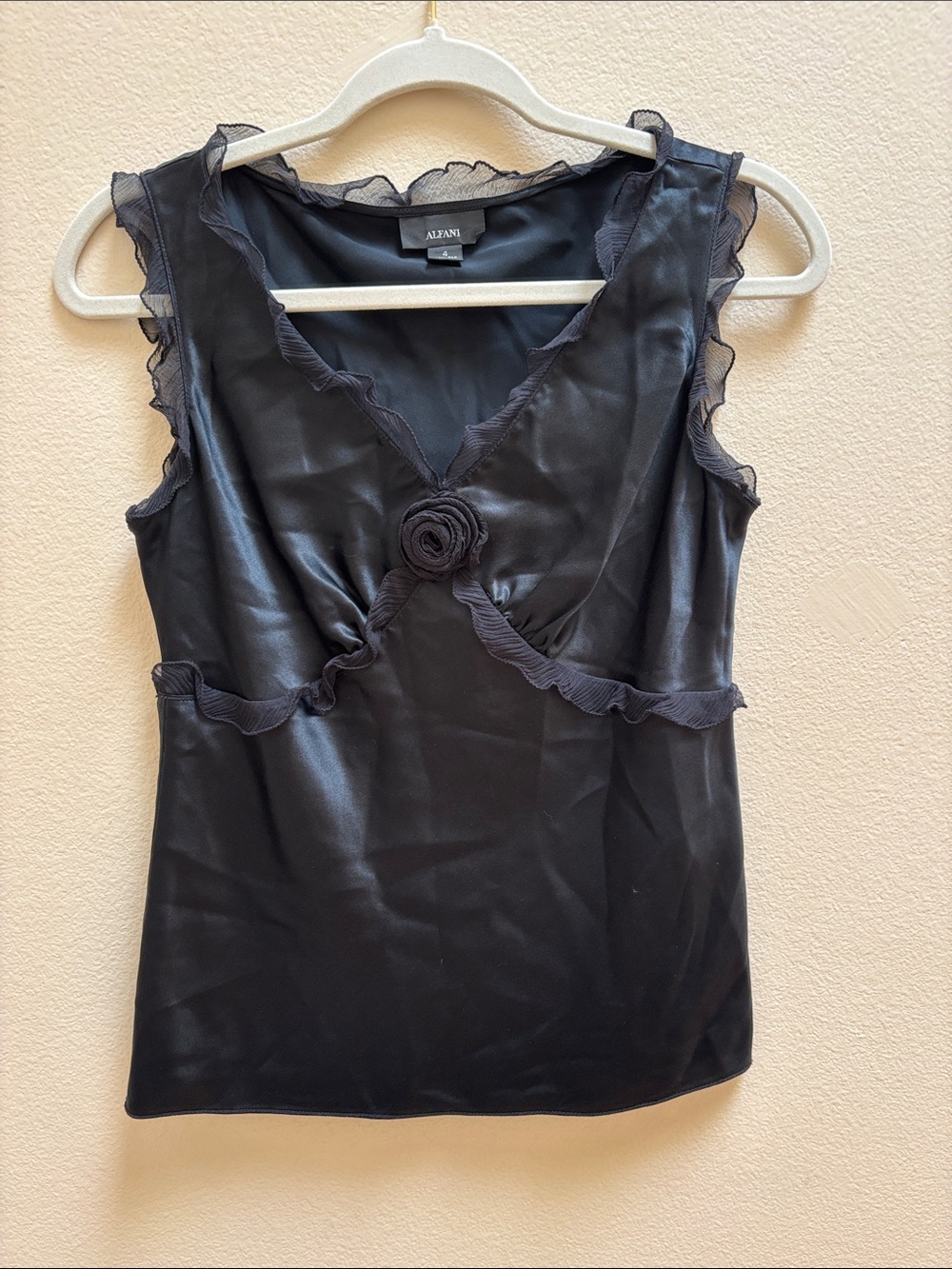 Alfani Black Sleeveless V-Neck 100% Slik blouse with Rosette Size 4